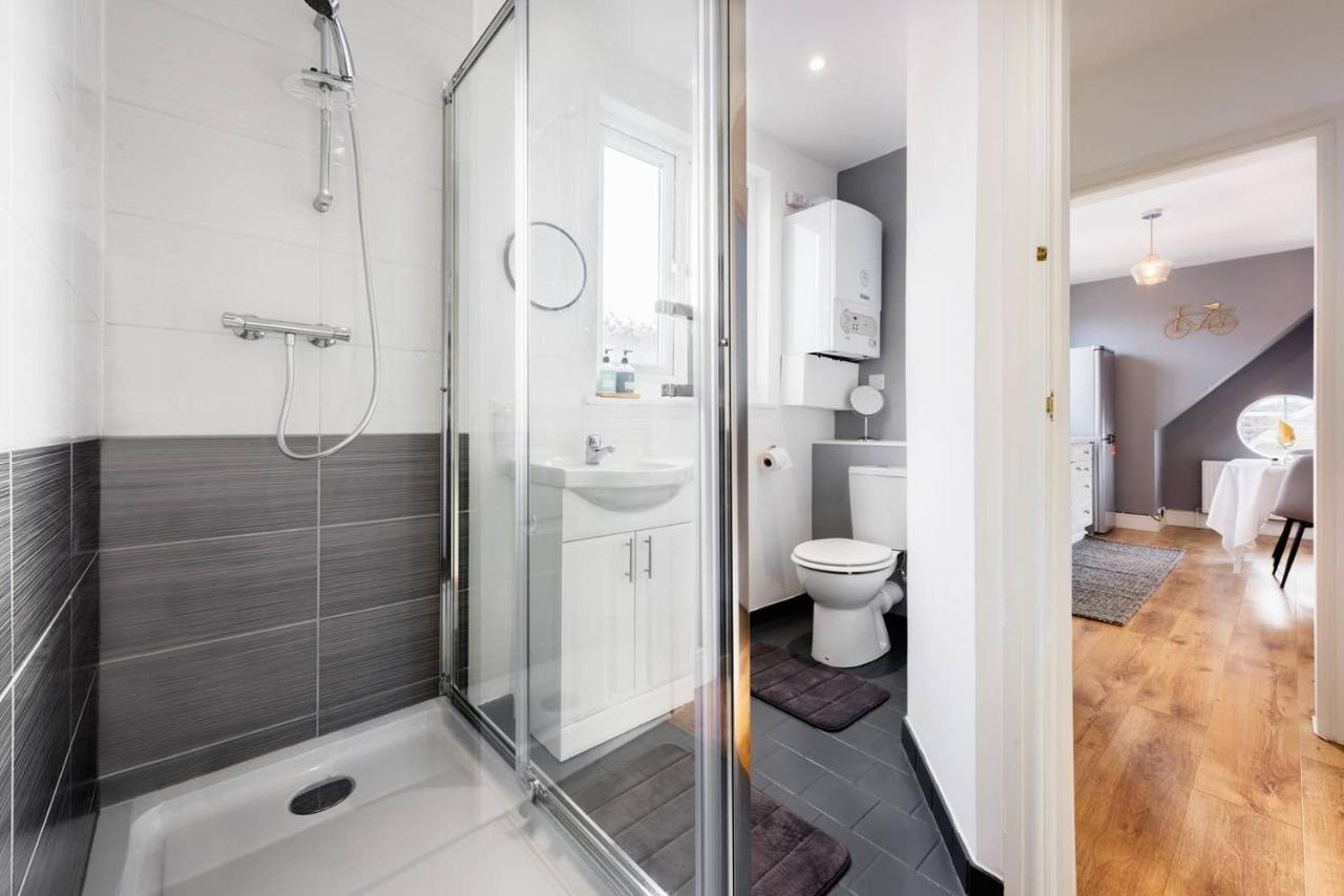 The Bluebird - One Bedroom Apartment In Watford Watford  Exteriér fotografie