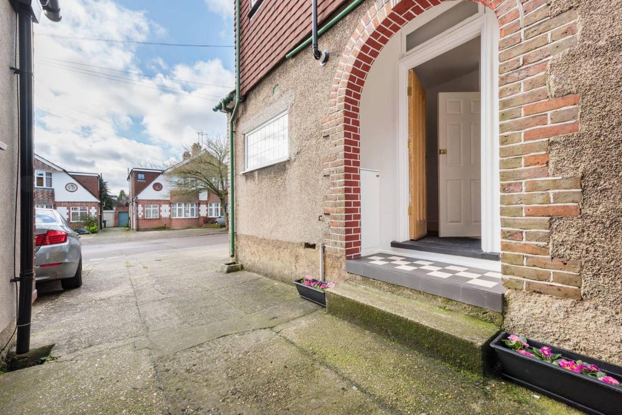 The Bluebird - One Bedroom Apartment In Watford Watford  Exteriér fotografie